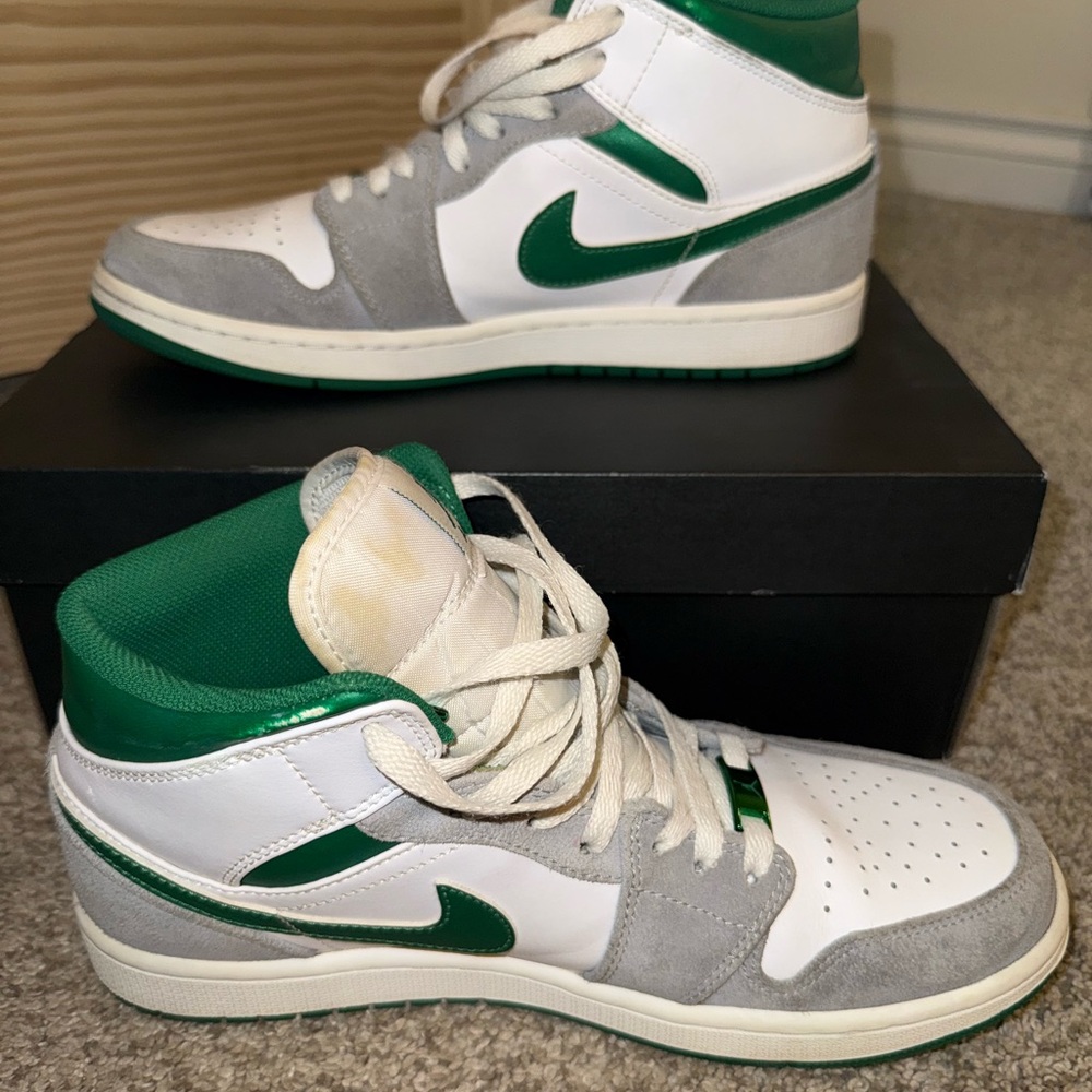 Nike Men's Sneakers in Green and White - Picture 2 of 6